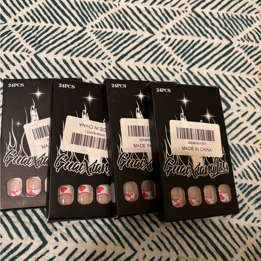 ANGL Black and Red press on nails